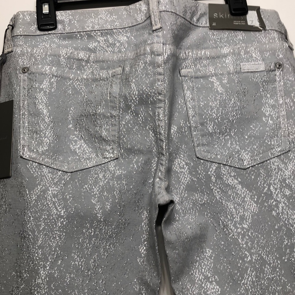 7 For All Mankind - The Skinny Legging Jean